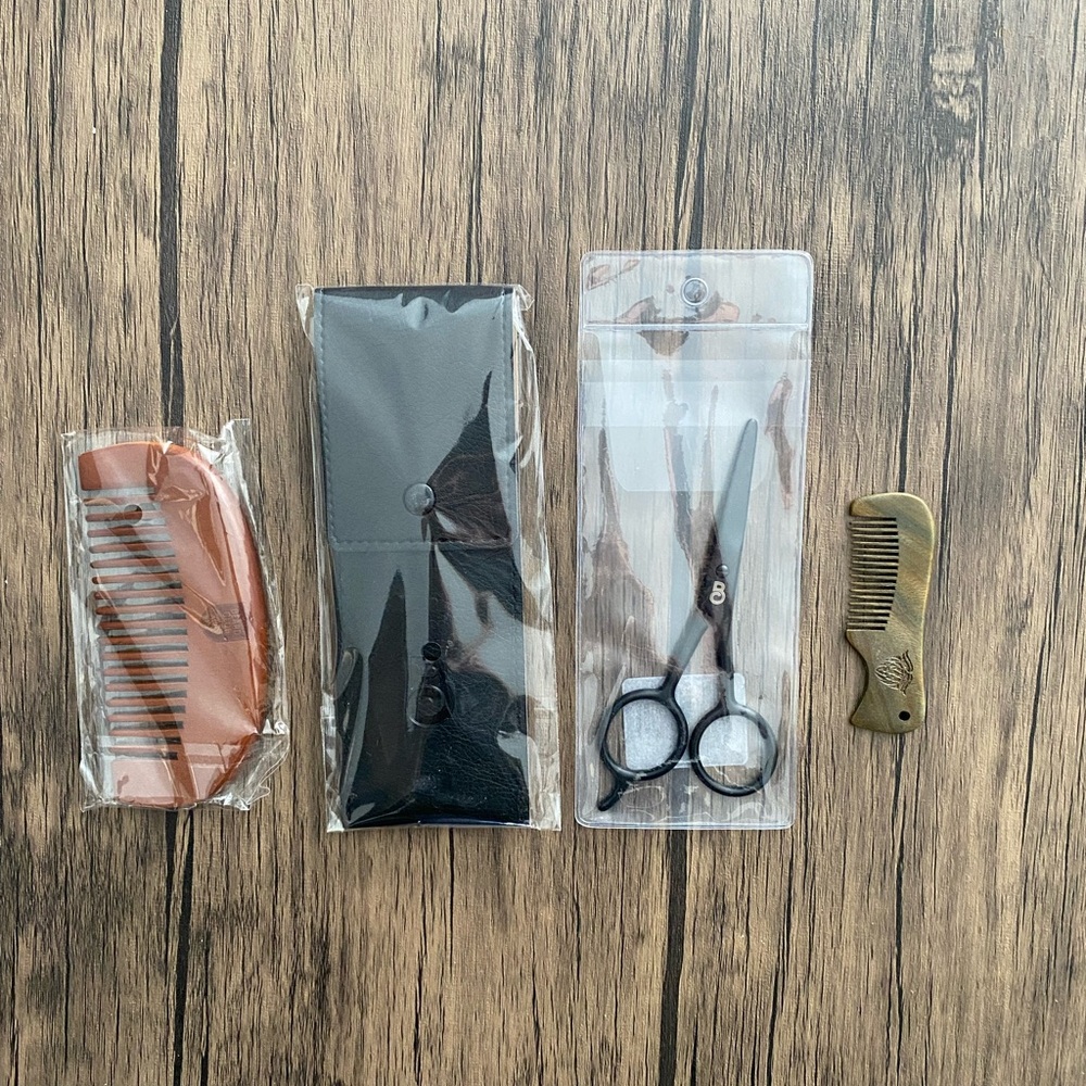 The Beard Club Men's Grooming Kit with Scissors and Combs Brand New